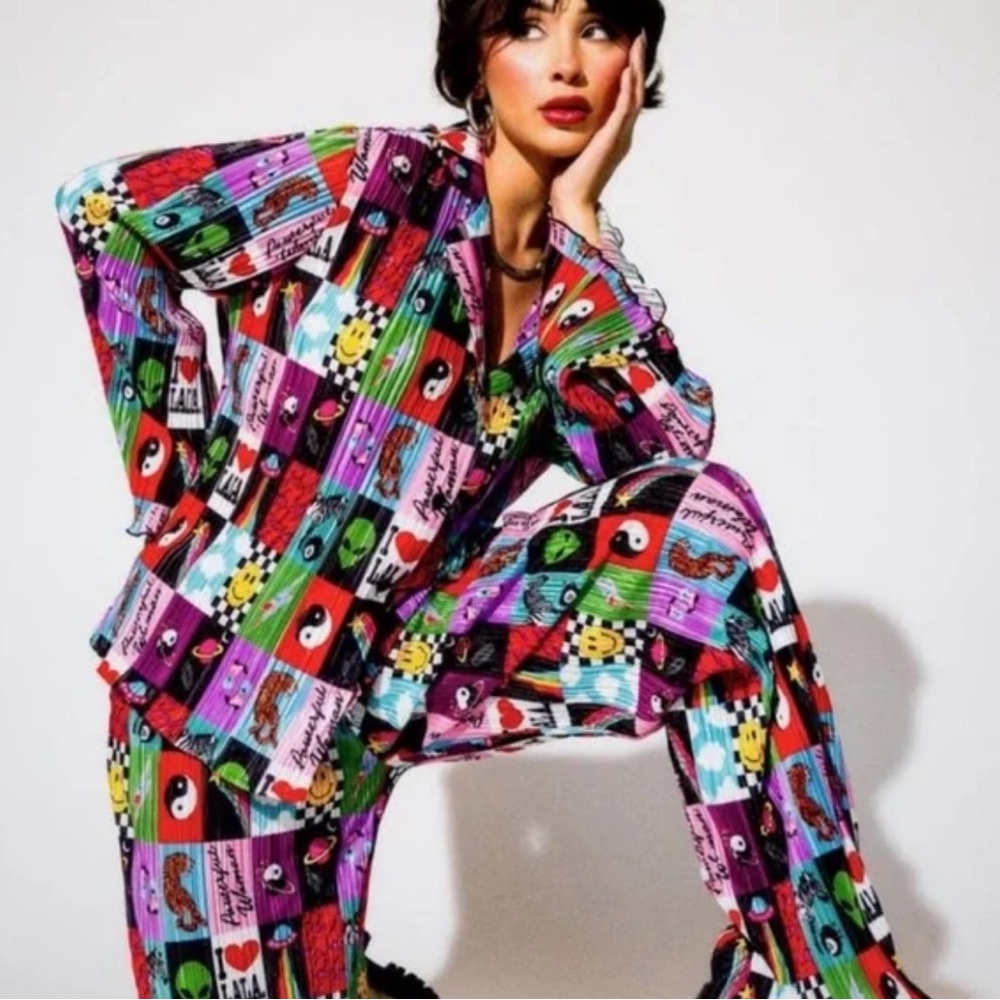 Dressed in LALA NWT Alien Plisse set